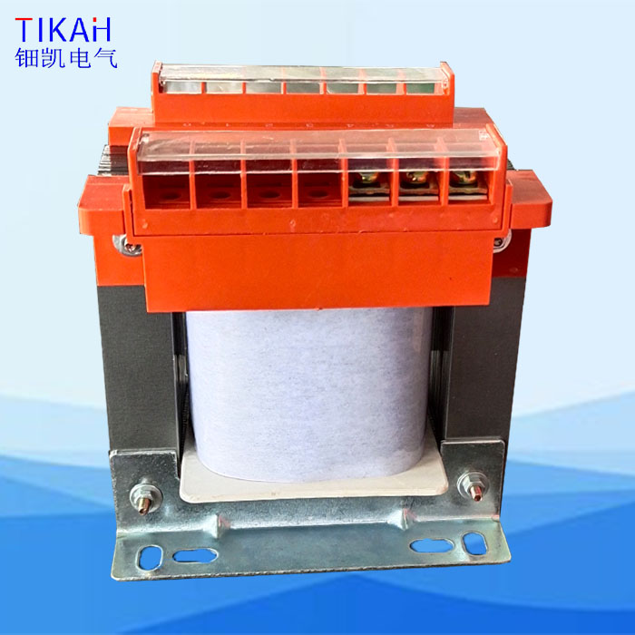 �������׃����