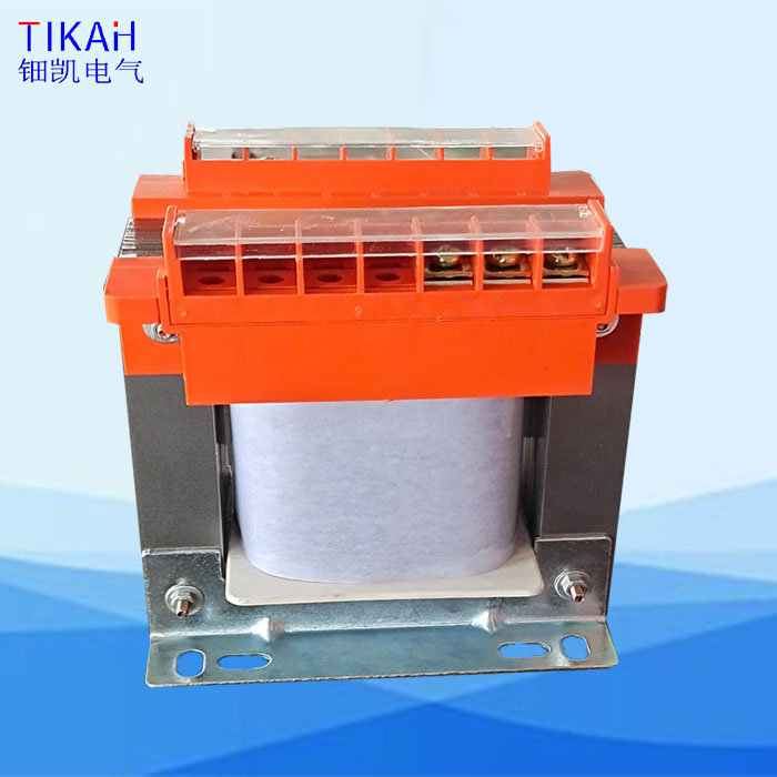 ����׃����